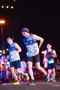 BIB: 4780
                            <button type="button" onclick="openModal(22962374)" class="btn btn-primary btn-sm float-right btn-popup" data-toggle="modal" data-target=".modal-high-quality">
                        <i class="fas fa-shopping-cart"></i> Add to Cart
                    </button>
                                            <button type="button" onclick="isThisMe(22962374, true)" class="btn btn-success btn-sm float-right btn-popup btn-isme hidden" data-toggle="tooltip" data-placement="bottom" title="นี่คือรูปของคุณใช่ไหม คลิกที่นี่เพื่อเอาเข้าอัลบั้ม">
                        <i class="fas fa-plus"></i> Add to album
                    </button>
                    <button type="button" onclick="isThisMe(22962374, false)" class="btn btn-warning btn-sm float-right btn-popup btn-isnotme hidden">
                        <i class="fas fa-ban"></i> Remove from album
                    </button>